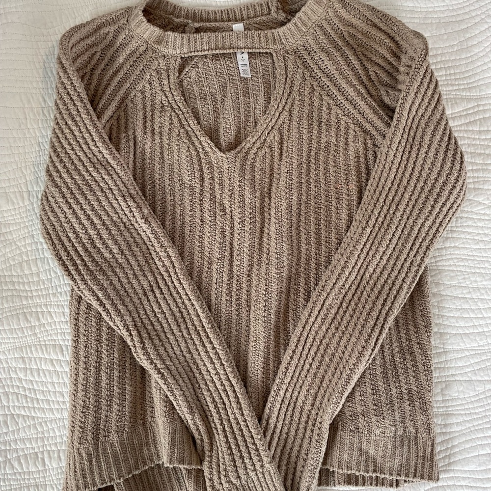 Tan rvca sweater